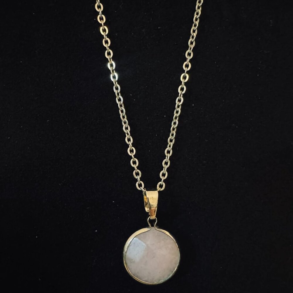 N120 - Gold Tone Pink Stone Pendant Necklace 18" – Minimalist Round Pendant